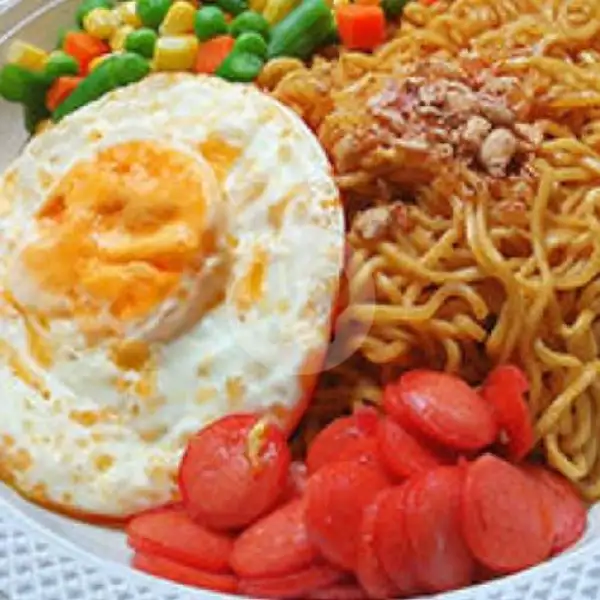 Indomie Telur Ceplok Sosis Goreng Sayuran / Pedas 0123 | Kopi Tiam Aling 35, Penjaringan