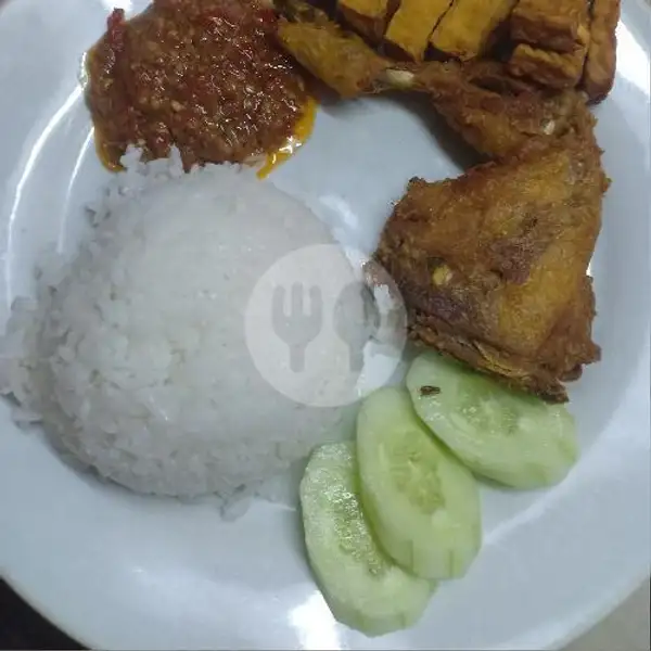 Ayam Penyet Paha + Nasi | AA Fried Chicken, Bengkong Indah