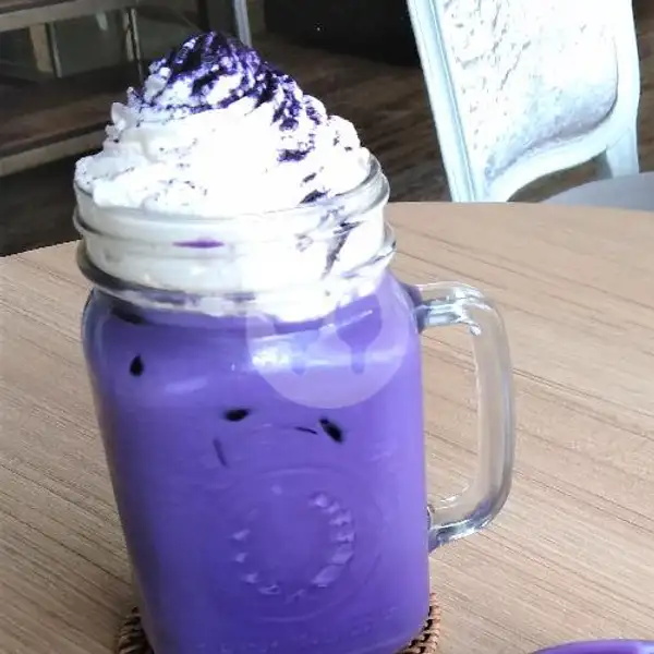 Iced Taro Latte | Kakiang Bakery, Denpasar