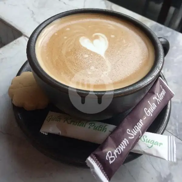 Flat White Hot Coffee | Gormeteria, Cicendo