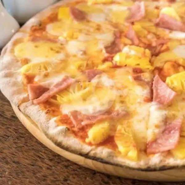 Pizza Hawaiian Large | Piccola Stella Batam, Dermaga Sukajadi