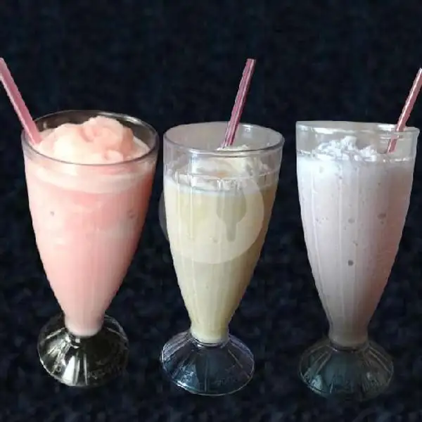 Milk Ice Blend Tora Café | Warkop Berkah Big's Family, Jalan Rawa Jati