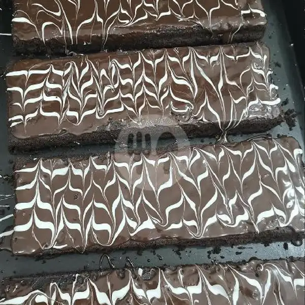 Bolu Bronis Kukus Coklat 30cm | Maxims Bakery & Cafe, Lubuk Baja