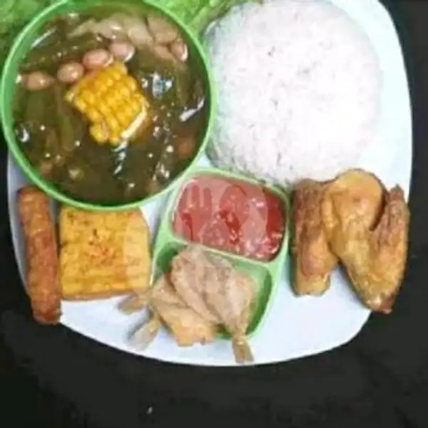 Paket Hemat - Ayam goreng + Ikan asin + Tahu Tempe + Sayur Asem Sambal Penyet + Nasi | Warung Bu Eka, Batam