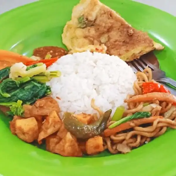Nasi Campur + Dadar | Warung Makan Tegal Sederhana