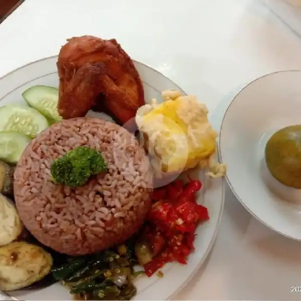 Nasi Merah + Ayam Goreng +Tahu Sambal Lalap +Jeruk Manis | Roky Minang, Padalarang
