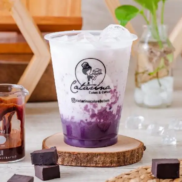Taro Latte (Cold) | Catarina Cakes & Coffee, Batam Kota
