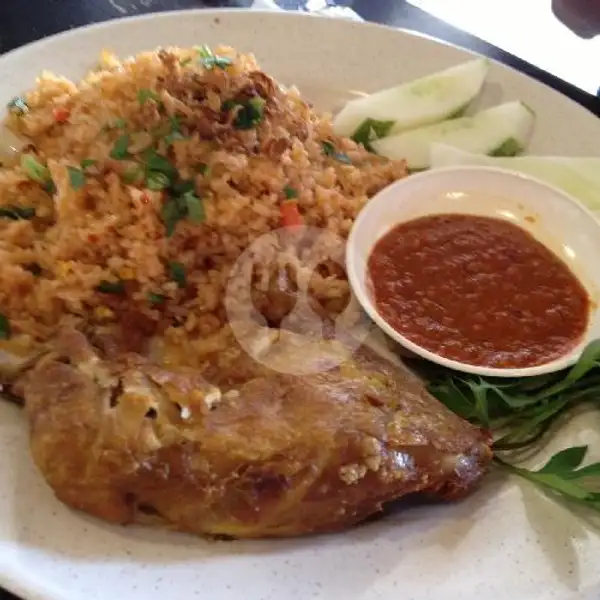 Nasi Goreng+Ayam Penyet PAHA +Telur Mata Sapi | Warung Soto Buk Oyen, Pekanbaru
