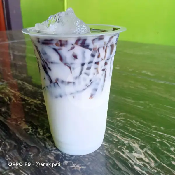Ice Kribo Cingcau | Ayam Geprek Extra Pedas Mbak Inna, Denpasar