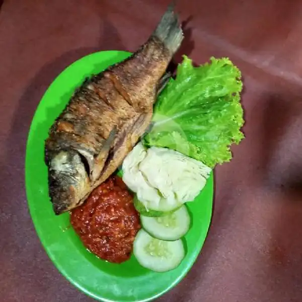 Ikan Mas Goreng + Nasi | Pecel Lele Dua Putri, Kebon Jeruk