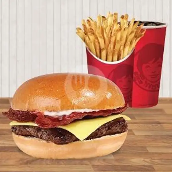 Combo Single Stacker Burger With Medium Fries & Wendy's Drink | Wendy's, Grand Indonesia