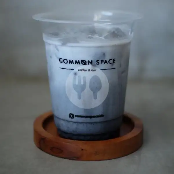 Iced Charcoal Latte (black Venom) | Common Space Coffee And Bar, Nagoya