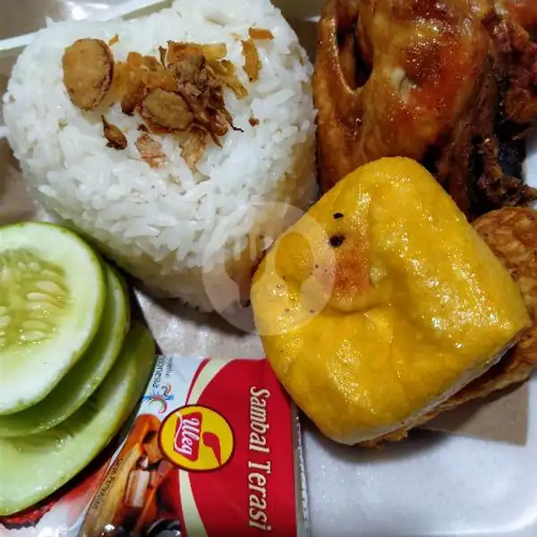 Ayam Goreng + Nasi + Sambal Terasii | Warung Seblak Fadillah, Mulyasari