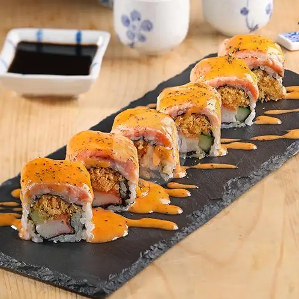 Spicy Salmon Roll | Sushi Yay, Harmoni