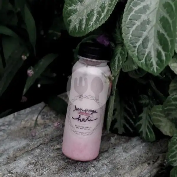 Ice Strawberry Yogurt | Kopi Punya Hati, Denpasar