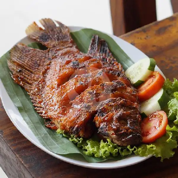 Ikan Gurame 500g Bakar+Nasi | Ayam Bakar Madu & Goreng Kremes MAMA IRA, Bekasi Barat