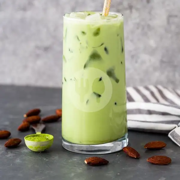Green Tea Latte (Ice) | Pancong Warmil (Waroeng Ngemil), Suhat