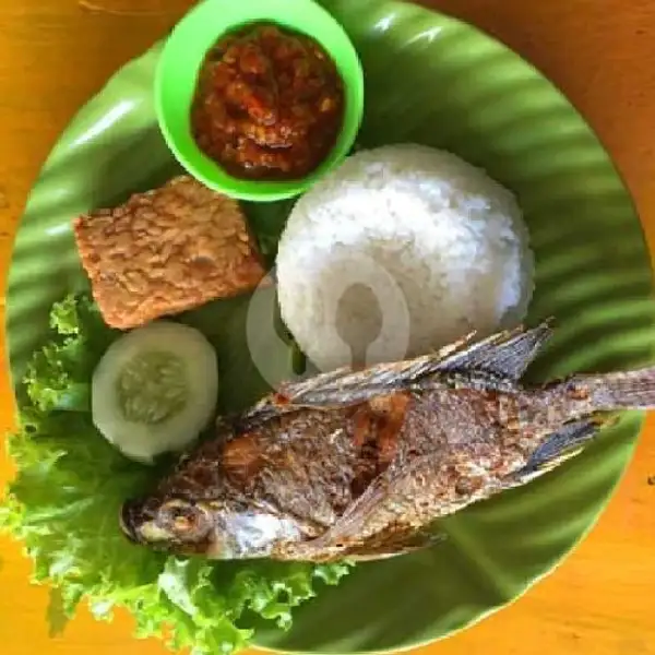 Nasi Penyetan Ikan Mujaer | Kedai Wong Jowo, Wiyung