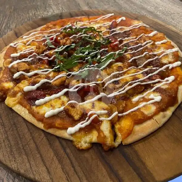 BBQ Chicken Pizza 25cm( Free Ice Tea) | Warung Laguna