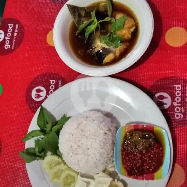 Nasi Pindang Patin + Es Jeruk | Rumah Makan Dapur Jawa, MP Mangkunegara