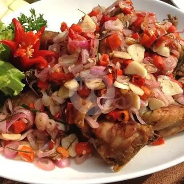 Ayam Sambal Penyet +tahu + Tempe + Terong + Lalapan(halal Food) | Dapoer Deo, Hawila Residence