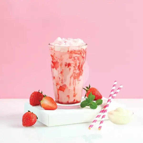 Strawberry Hibiscus Cooler | Maxx Coffee, Siloam Makassar