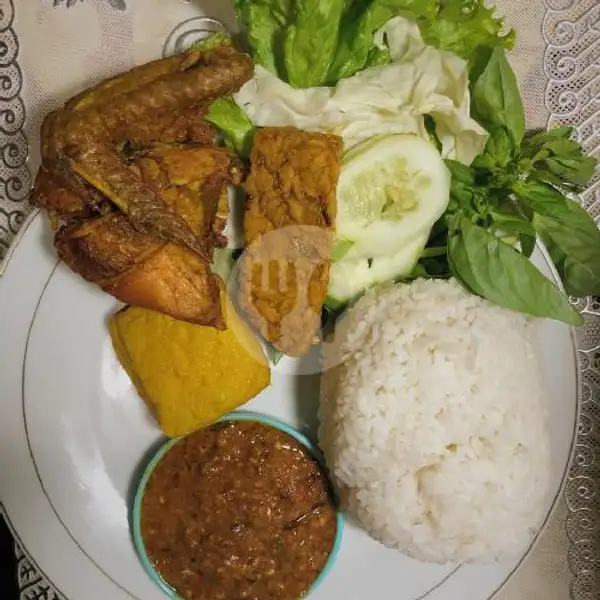 Paket 1 Ayam Goreng + Nutrisari | Pecel Lele Siwong, Eyckman