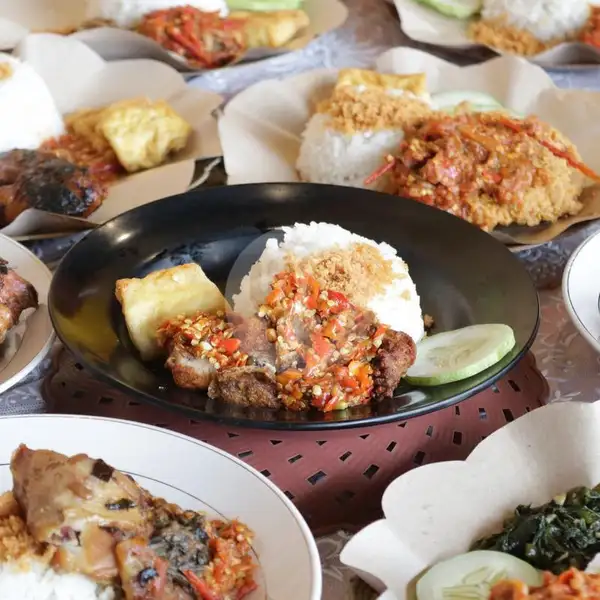 Ayam Goang + Nasi | Ayam Goreng Nelongso, Sukun