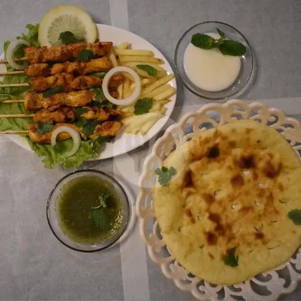 Chicken Tikka Platter | Indian Resto, Klojen