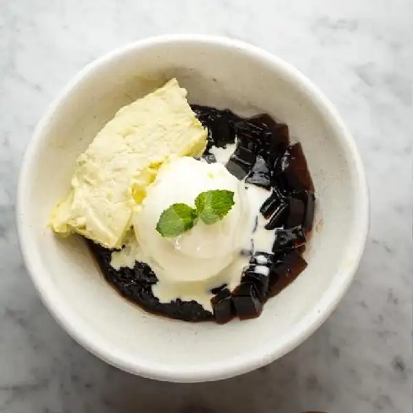 Black Rice Pudding With Durian | Halo Cafe (by Tiny Dumpling), Terusan Sutami