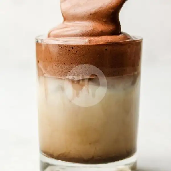 Dalgona Chocolate (NonCoffee) | Lilu Brown Kedai Kopi Dan Susu, Kedung Cowek