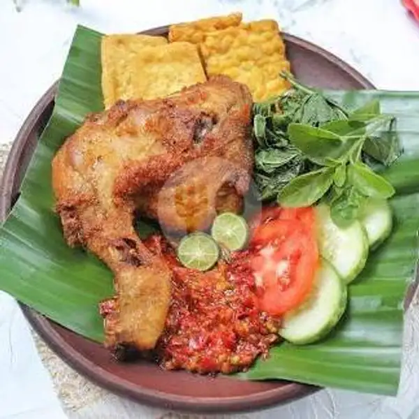 Ayam Penyet + Nasi +Teh Es | D.A.Y Juice Bofet, Belimbing