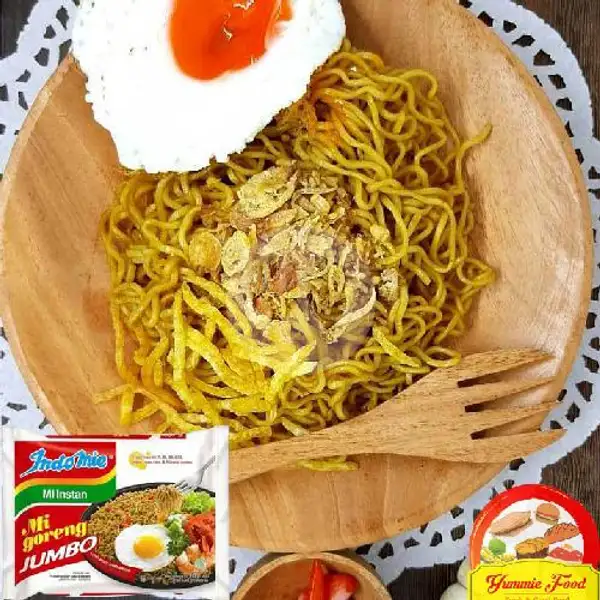 INDOMIE GORENG JUMBO EXTRA PEDAS  + Telur Ceplok | Roti Kukus & Panggang Yummie, Cipondoh