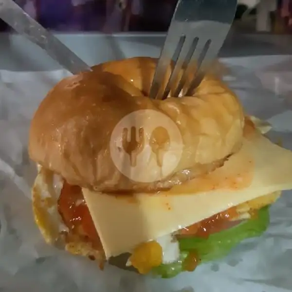 Cheese Burger | KOPI, MILKSHAKE, & TEH - COFFEEBEE 