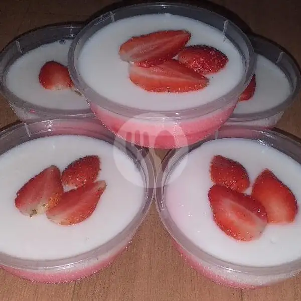 Puding Busa Strawberry Susu (200ml) Beli 3 Gratis 1 | Dessert House, Gambir