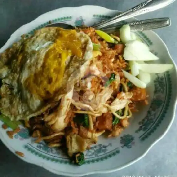 Nasi Goreng + Telur | Nasi Goreng Gilaaaa, Tambaksari