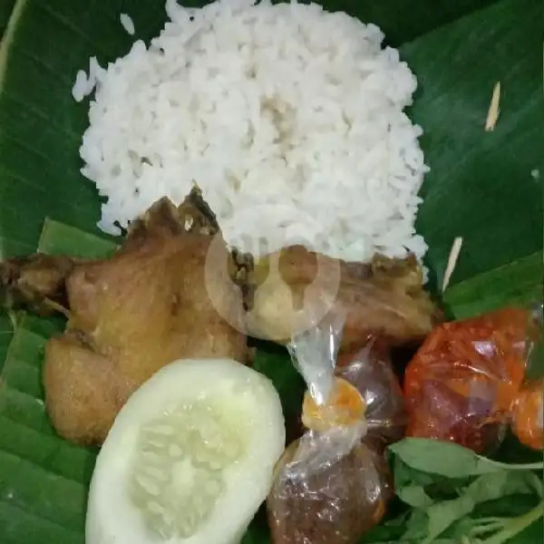 Paket Nasi Ayam Goreng Bumbu Hitam ( Khas Madura) | Nasi Krawu Ibu Sainap, Semampir