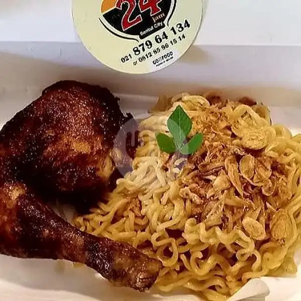 Roast Chicken and Fried Noodles | Dapur 24, Taman Venesia Sentul City