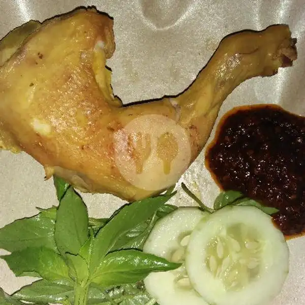 Ayam Kampung Goreng | Uduk BMW (Nasi Uduk dan Lalapan)