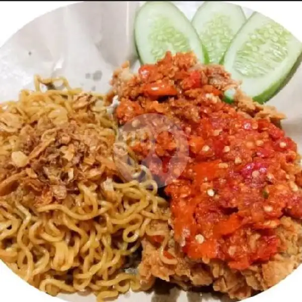 Ayam Geprek + mie goreng | Mie Kering Food & Drink, Garuda