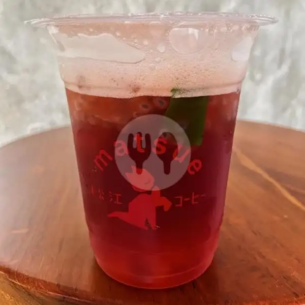 Strawberry Tea (Iced) | Matsue Coffee, P Antasari