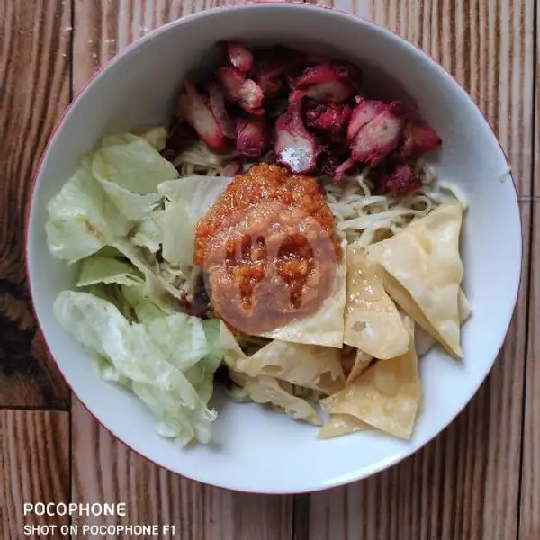 Mie/Bihun/Kwetiau ayam merah/Kecap sambal geprek komplit | Mie Ayam Marah, Bekasi Selatan