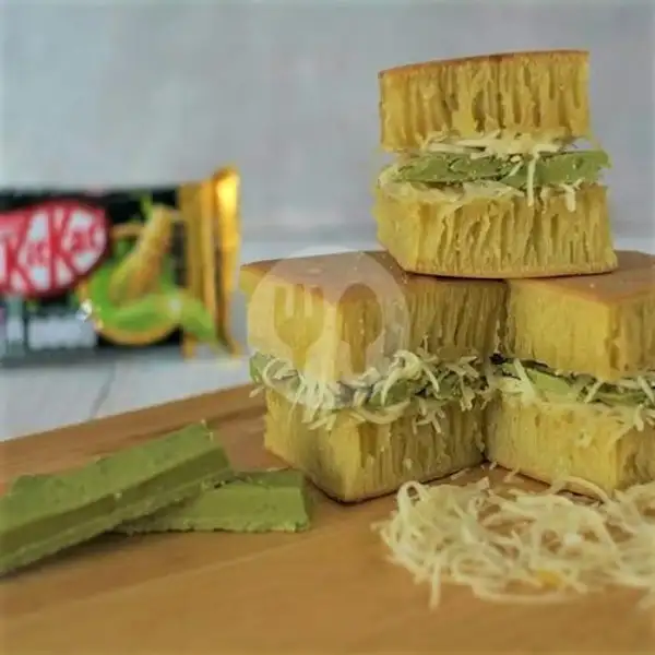 Kitkat Green Tea Keju (Large) | Martabak Orient, Margahayu Bekasi