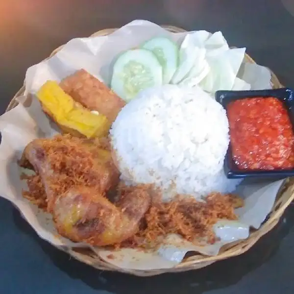 Ayam Penyet + Nasi | Borneo  77, Bukit Beruntung