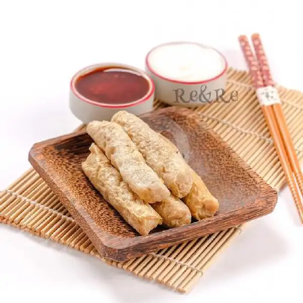 Lumpia Ayam Kulit Tahu Isi 5pcs | Re&Re Dimsum dan Thai Tea, Kebon Gedang