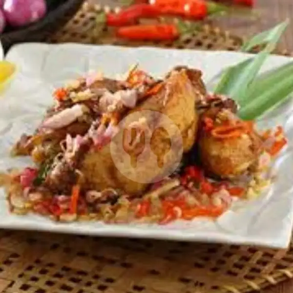Ayam Goreng Sambal Matah | Jasmine Kitchen, Banyuwangi