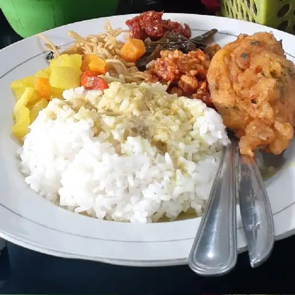 Nasi Campur + Ayam Bakar | Warung Daun