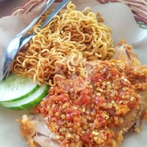 Indomie Goreng + Ayam 1 Potong | Pas Mantap 2, Cabang Penuin