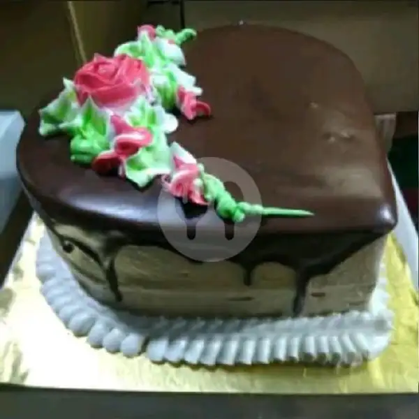 Kue Ulang Tahun Coklat Siram Love 15x15 | Kue Ulang Tahun ZHENNITA