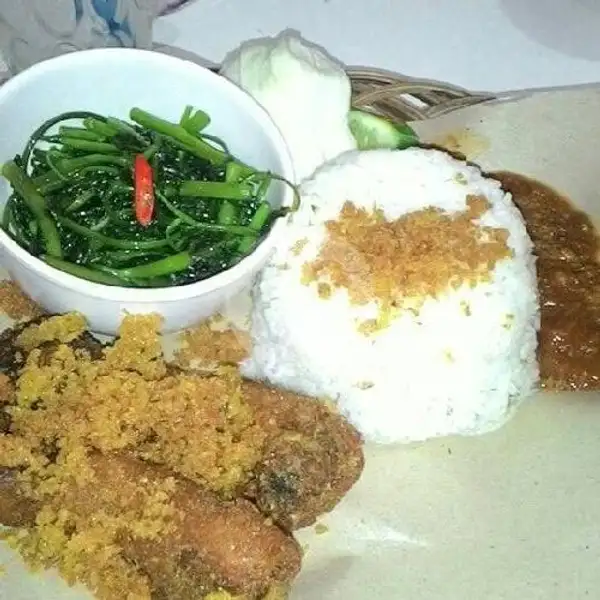 Nasi Putih + Ayam Kremes Dan Kangkung | Nasi Kuning, Nasi Kebuli & Nasi Uduk Bang Ardy